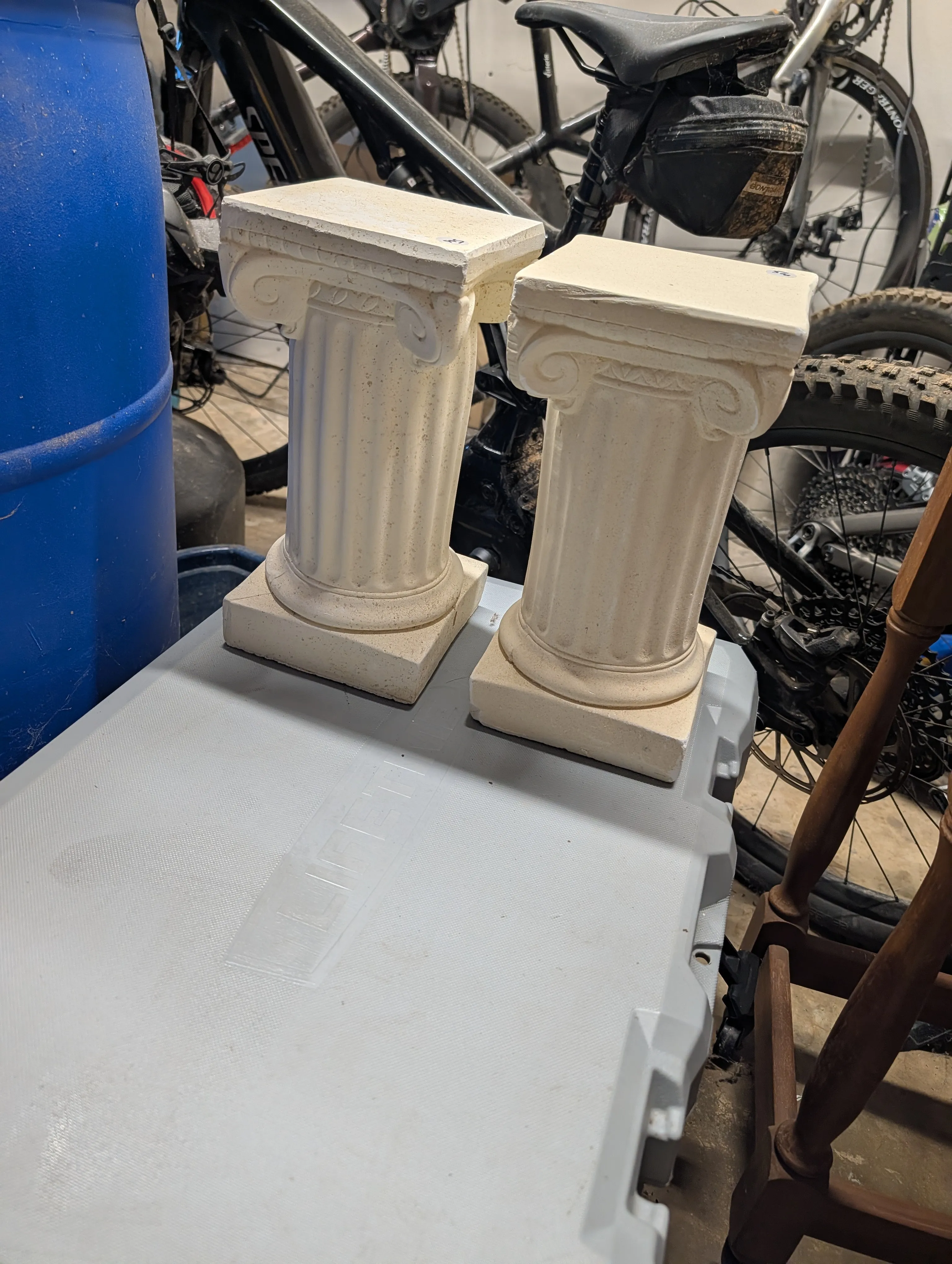 TABLE DECOR - WHITE CERAMIC COLUMN PILLAR