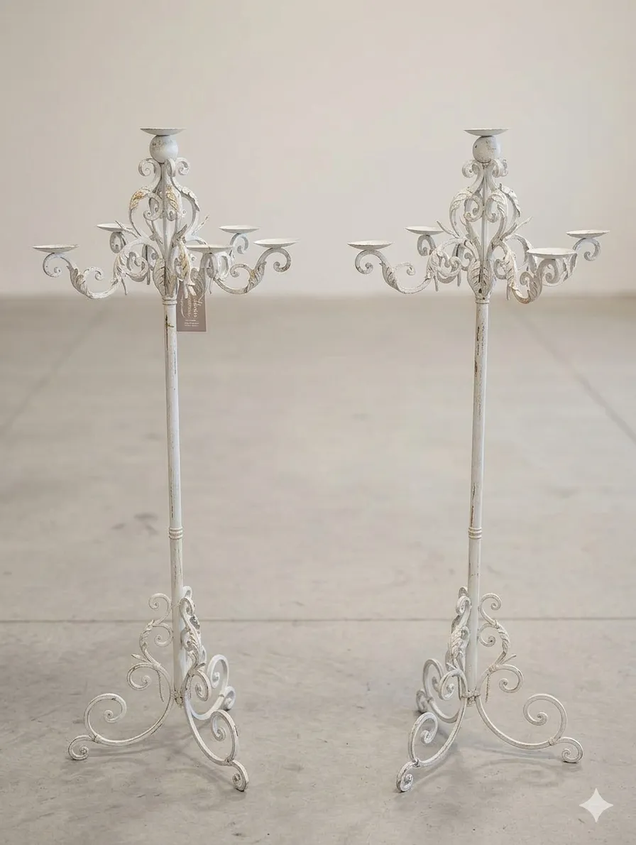 CANDELABRA - SINGLE WHITE FLOOR STANDING PILLAR CANDLE STAND