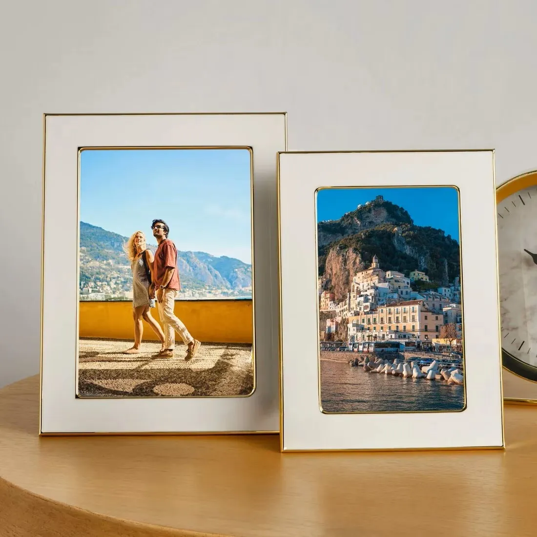 FRAME - 8 X 10 WHITE ENAMEL W/ GOLD BORDER PICTURE FRAME