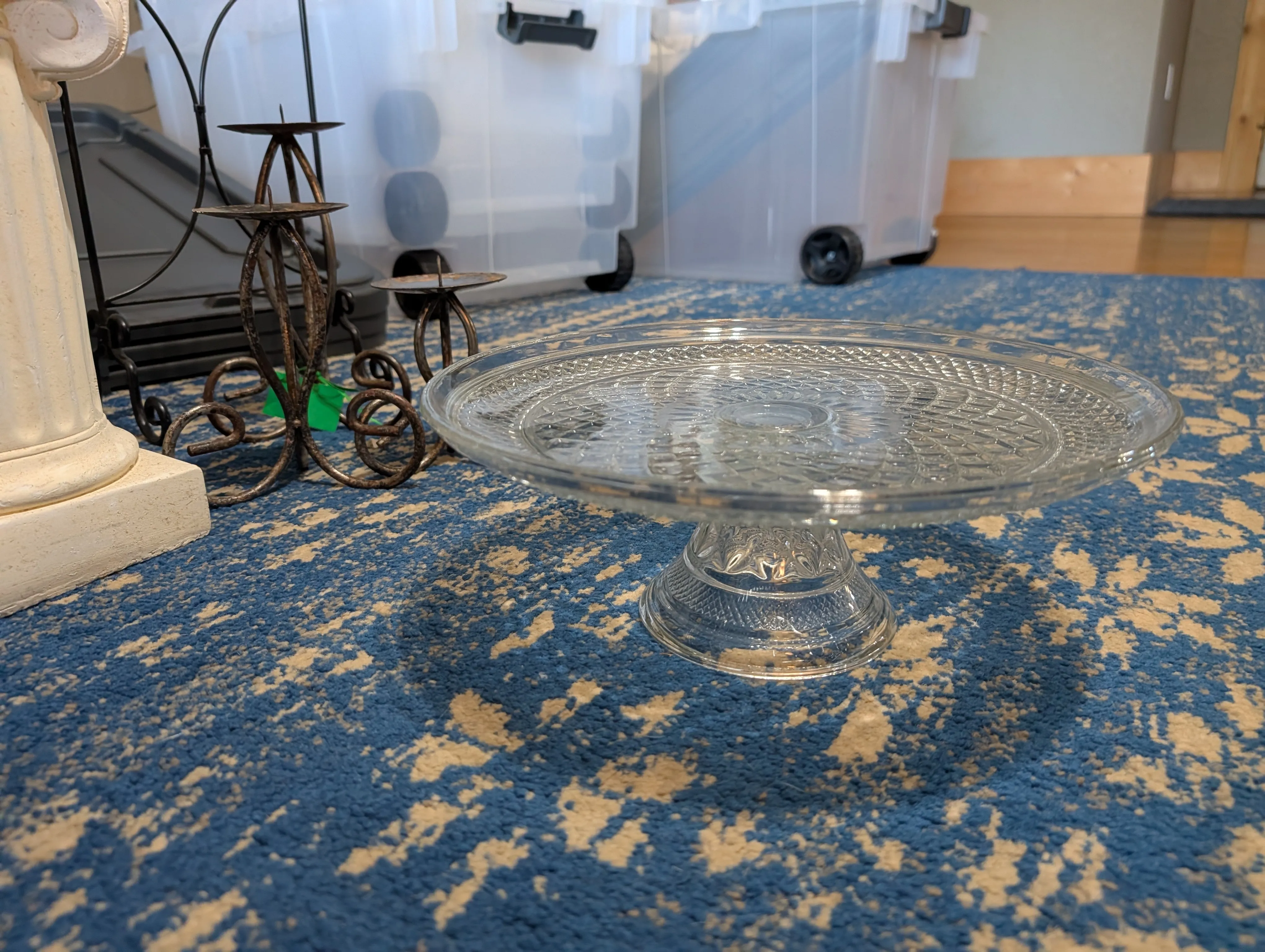 CAKE STAND - CRYSTAL