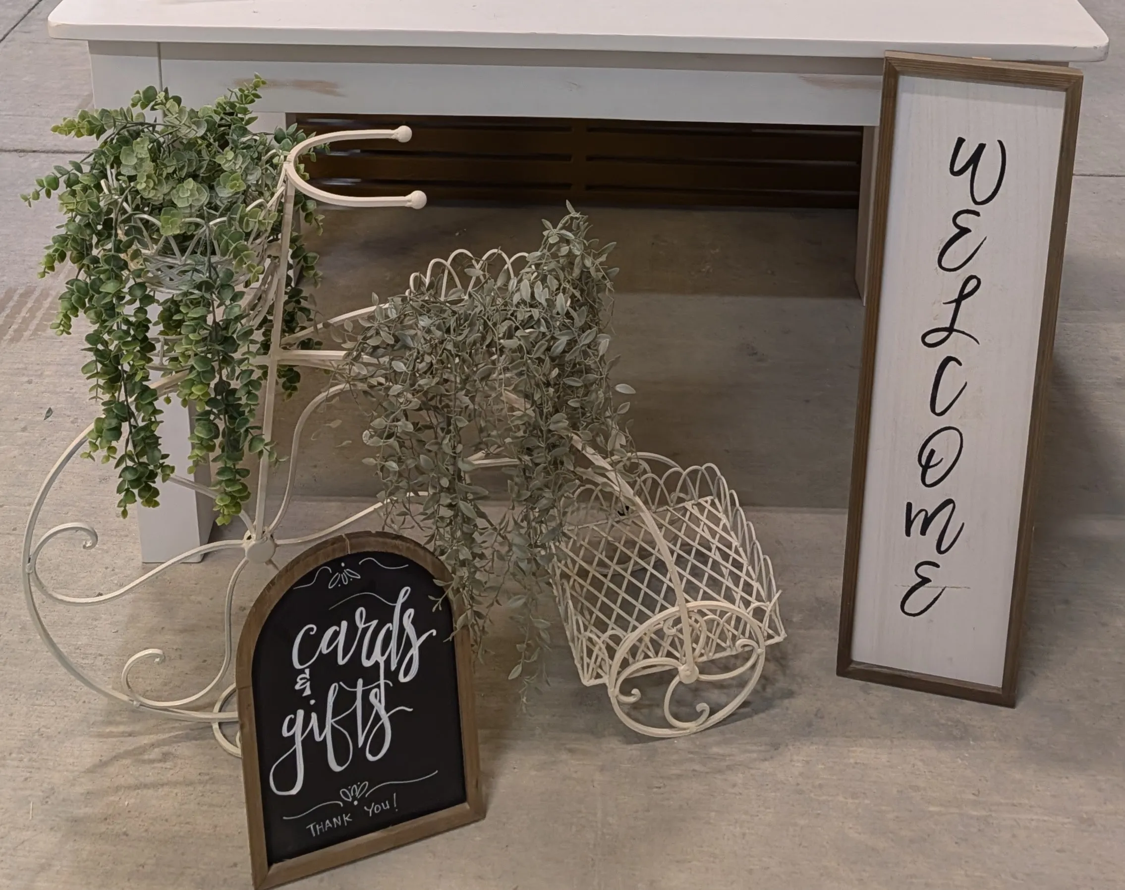 SIGN - WOODEN VERTICAL WELCOME SIGN 
