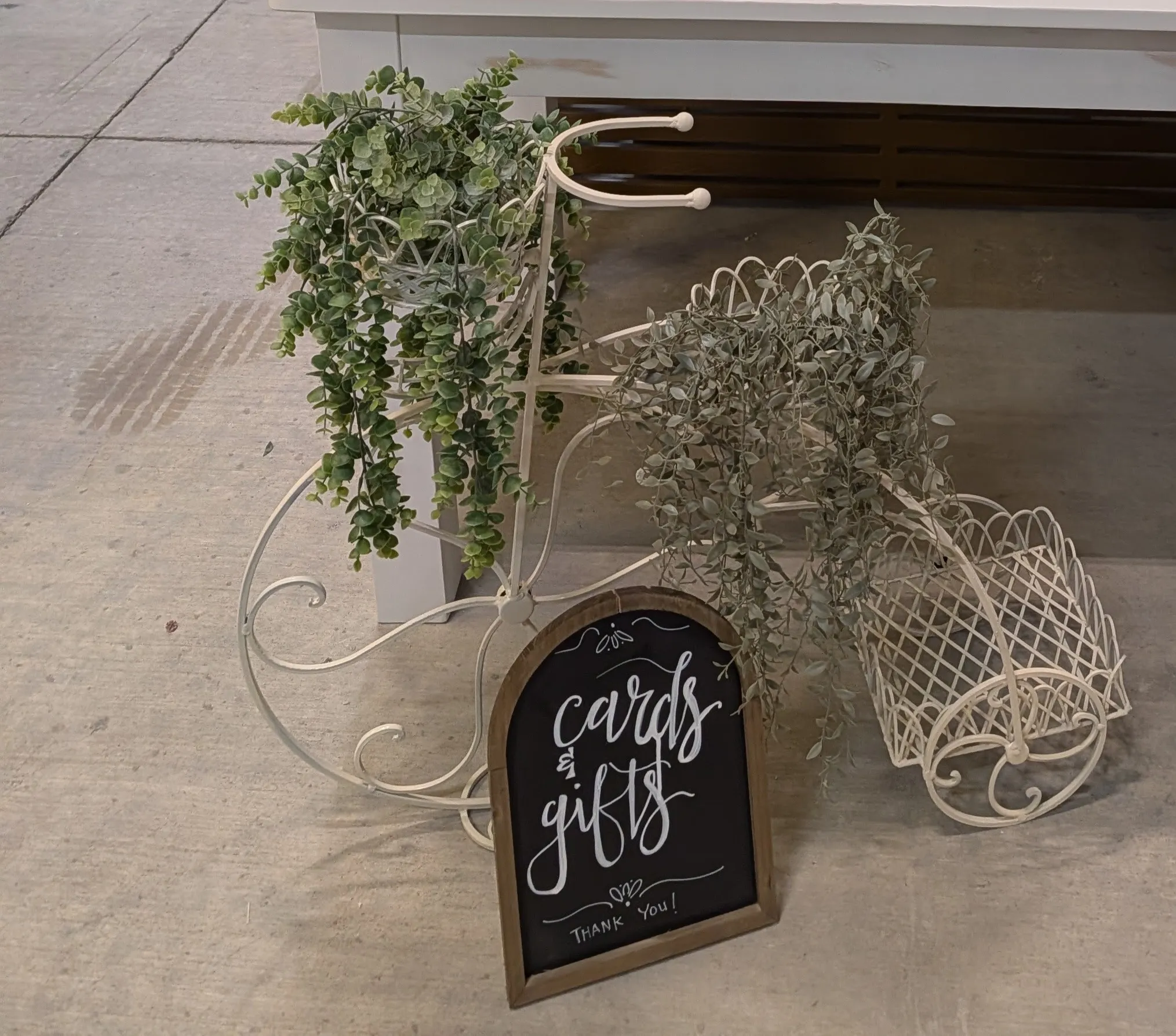 SIGN - WOODEN ARCHED CHALKBOARD SIGN 