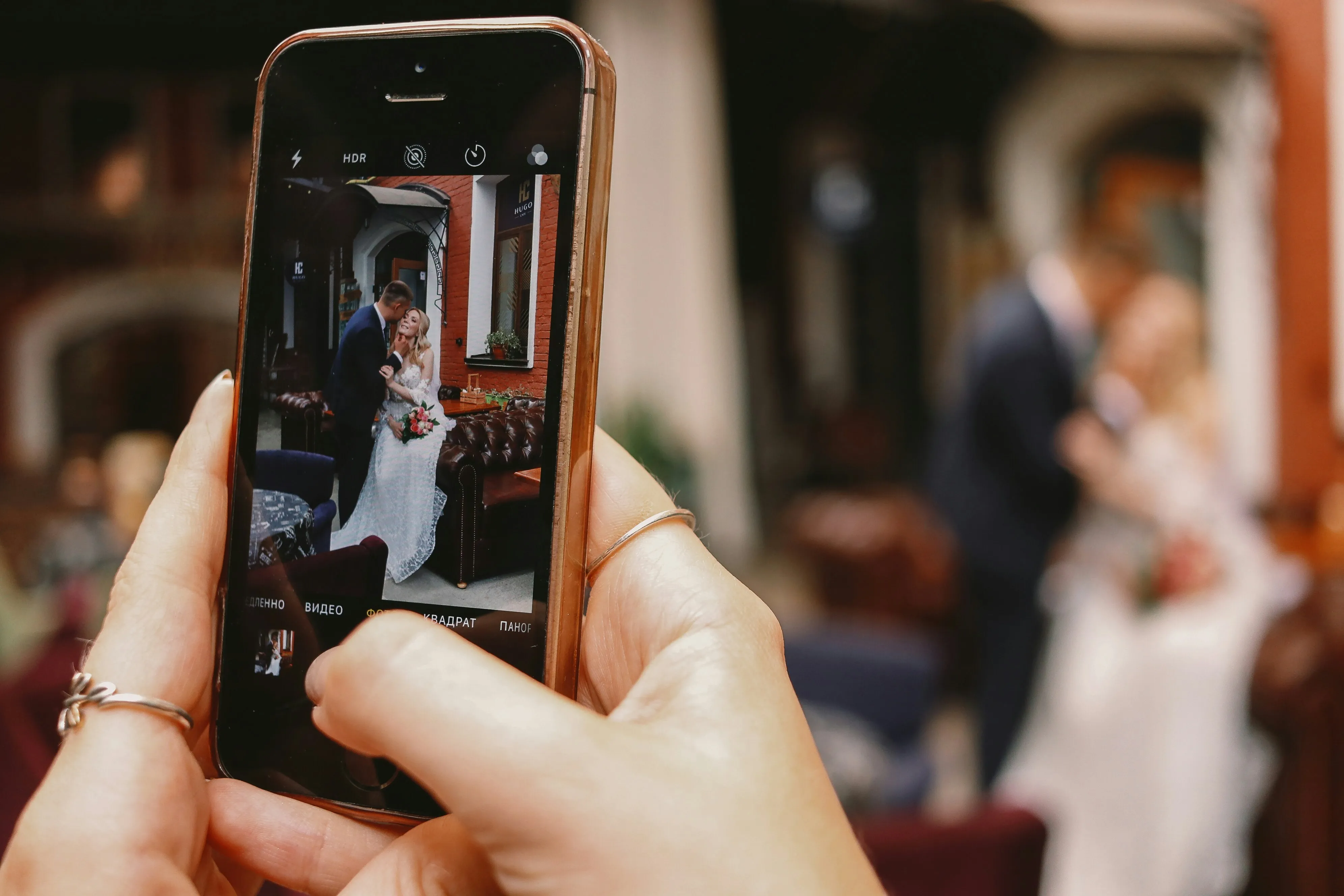 Fotobox und Videogästebuch auf einer Hochzeit – Fotoausdrucke und Videobotschaften der Gäste