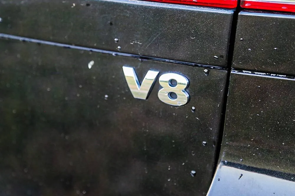 v8-mit-dachzelt-georgien-Camper-offroad-vermietung-georgien-georgianvans-tiflis-tbilisi-volkswagen-touaregjpg
