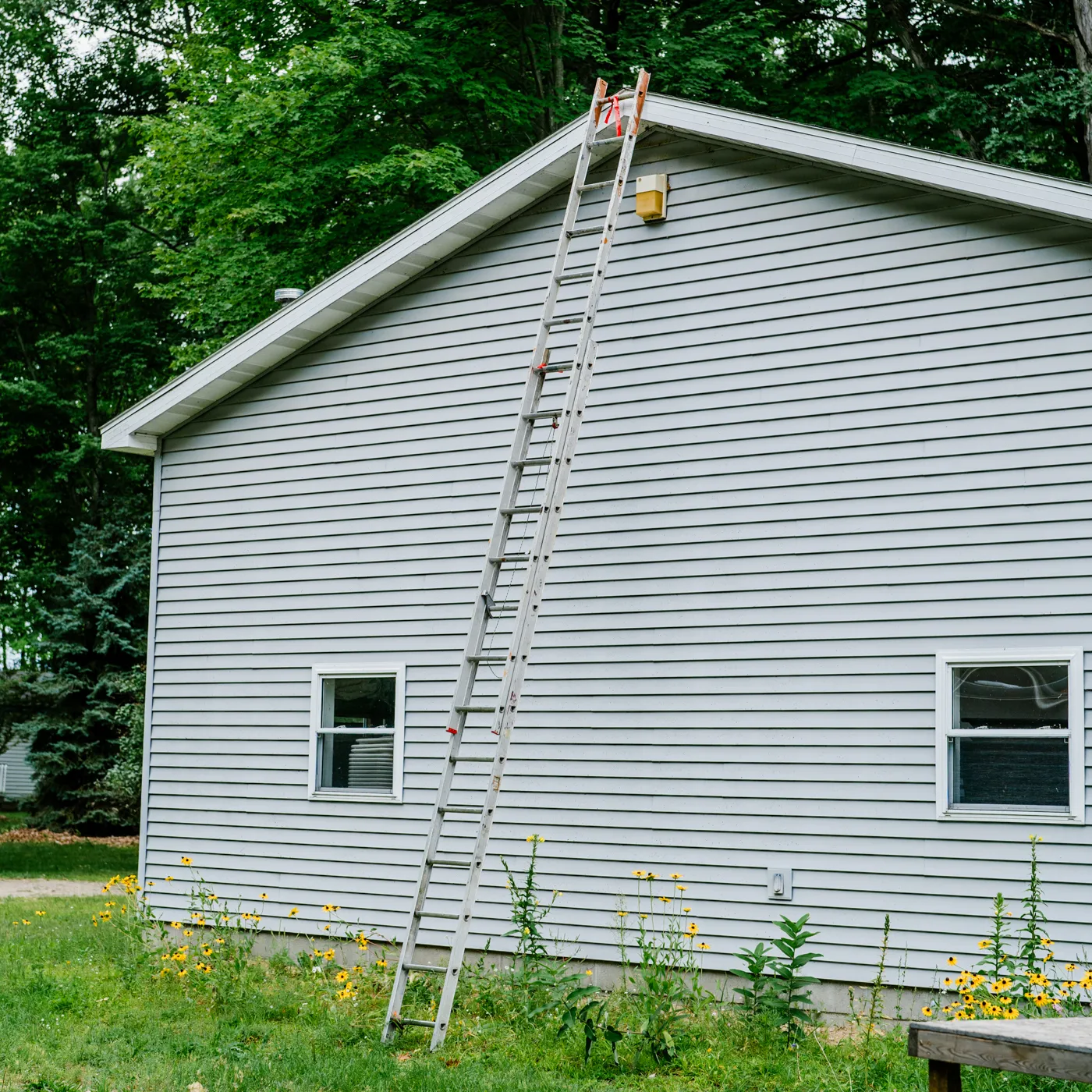 Extension Ladder - 28 FT