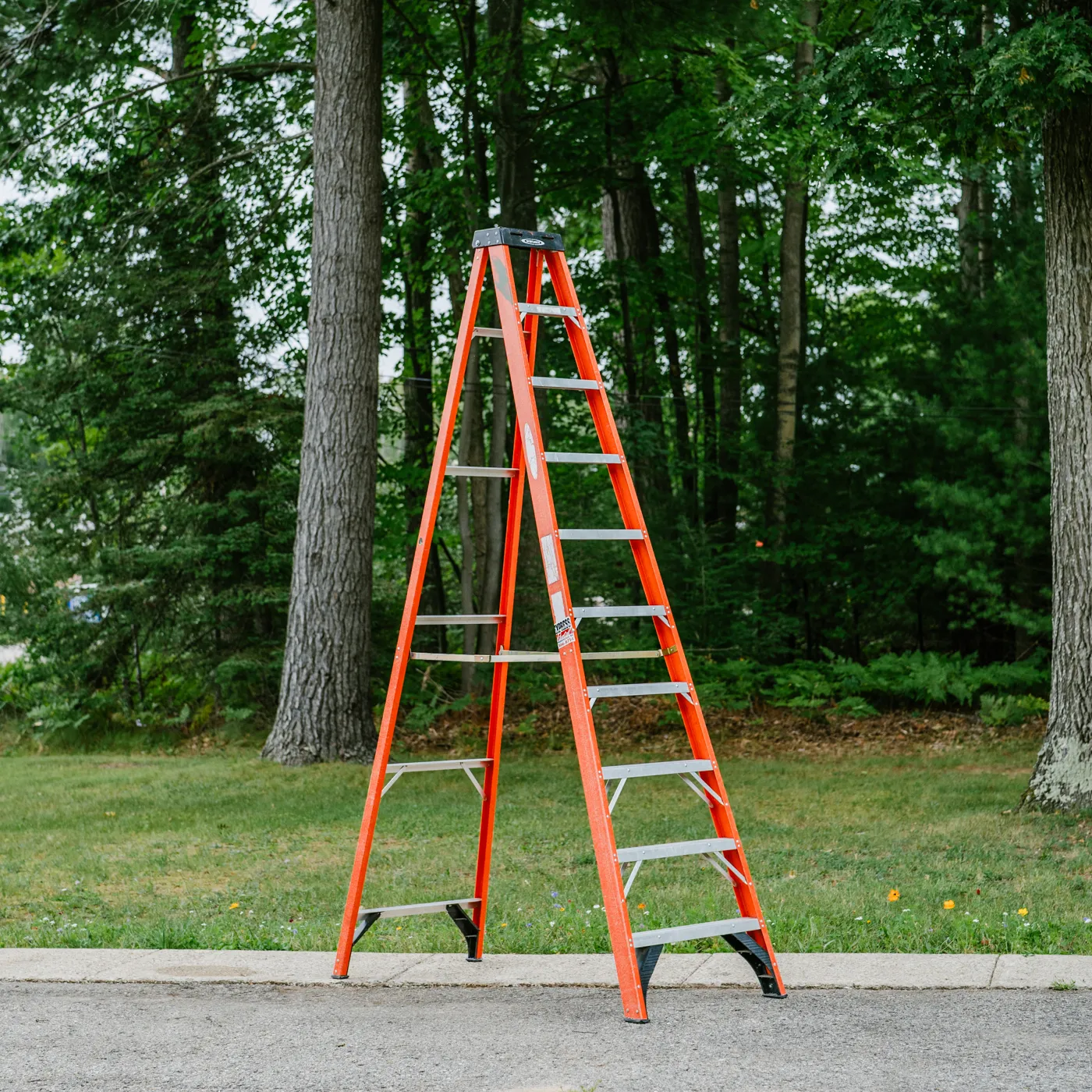Step Ladder - 10 FT