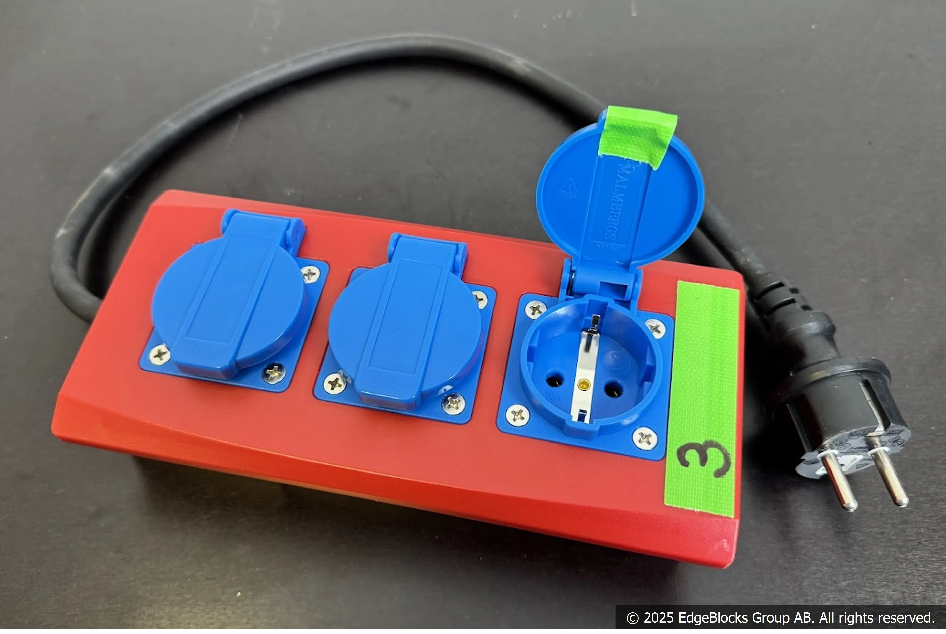 Grenuttag, IP44, 3-vägs med lock, 0,5 m