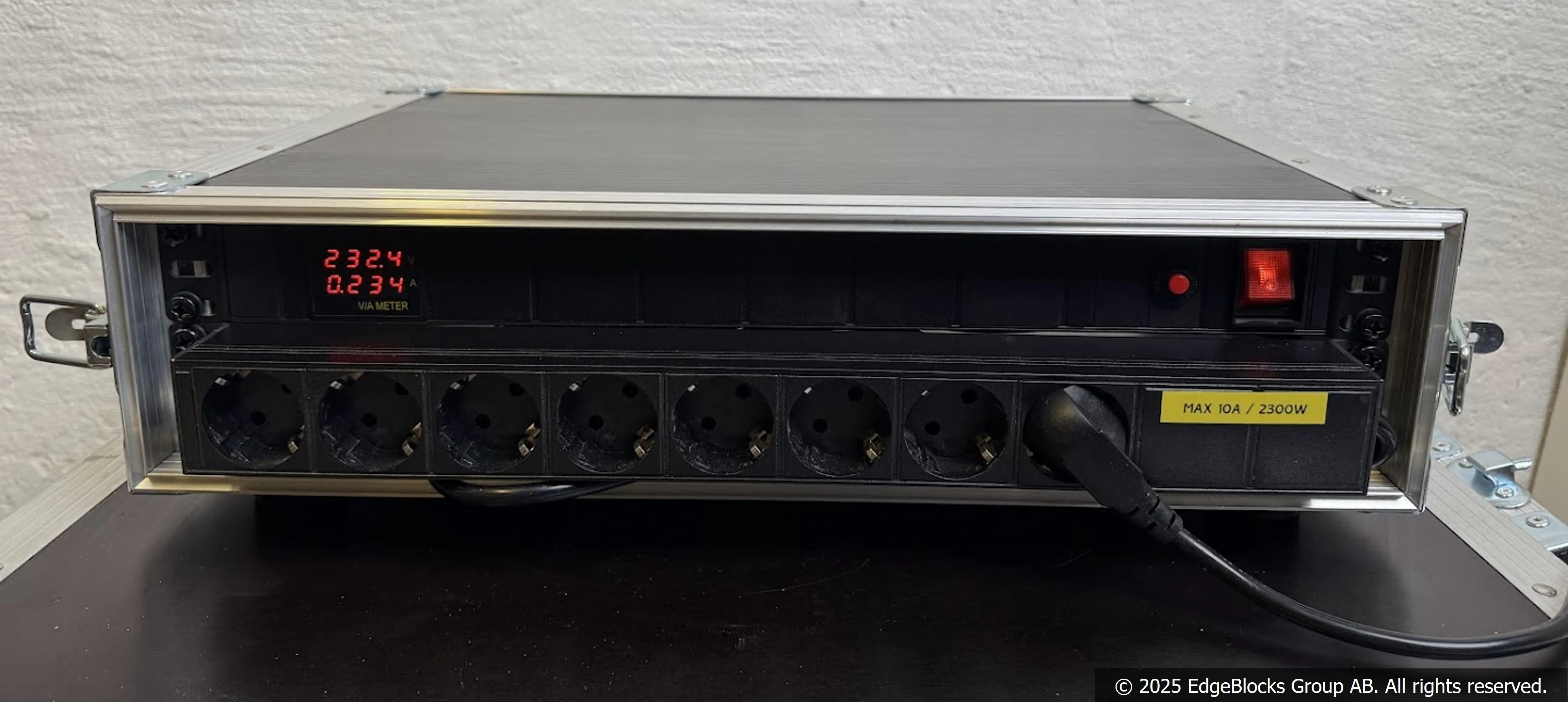 PDU 1-fas V/A-meter 8 CEE + 7 IEC uttag