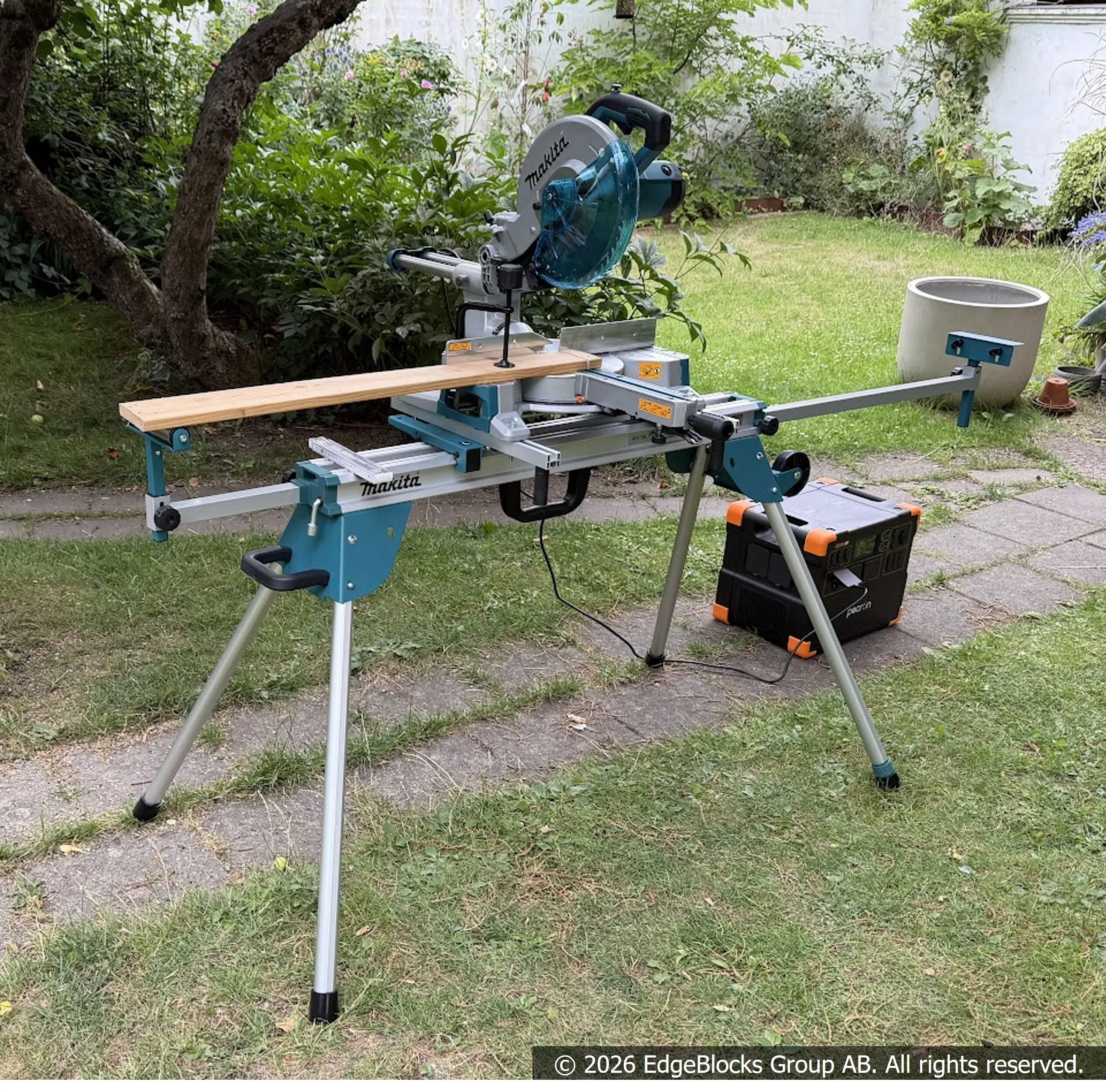 Makita LS1110F Kapsåg 260mm 1450W med sågbänk