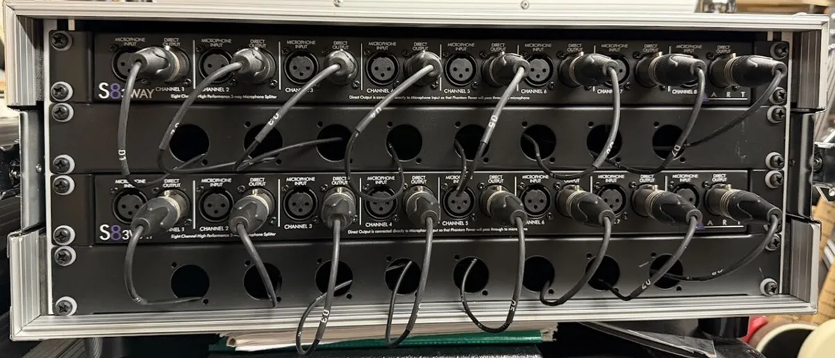 Mikrofon-splitter 3-vägs 16-kanaler i 4U flight-case