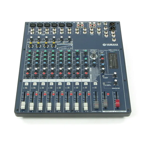 Console analogique YAMAHA MG124CX 12 pistes