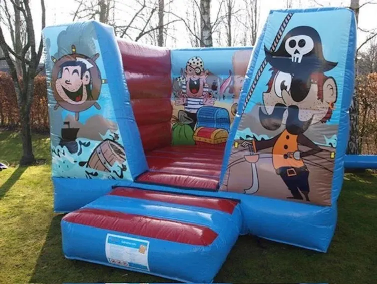 Verhuur: Springkussen Piraat