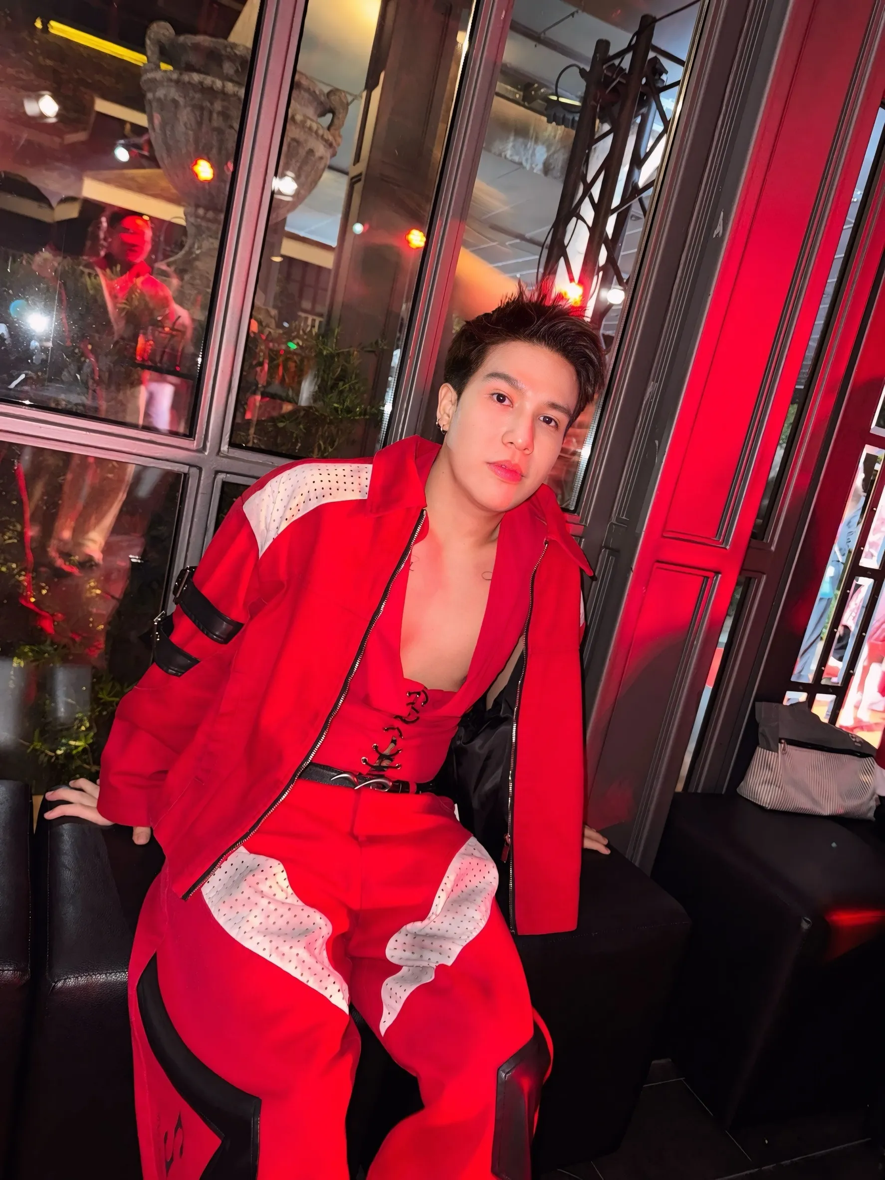 รีวิว (NA9942+NA9941) เสื้อ+กางเกง Dark Red Patchwork Leather Straps Dirty Dyed Denim Jacket+👔 [กางเกง] Dark Red Patchwork Leather Straps Dirty Dyed Denim Pants