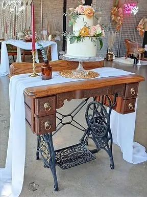 Dorothy Table