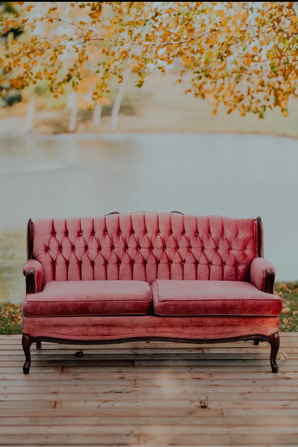 Rosey Loveseat