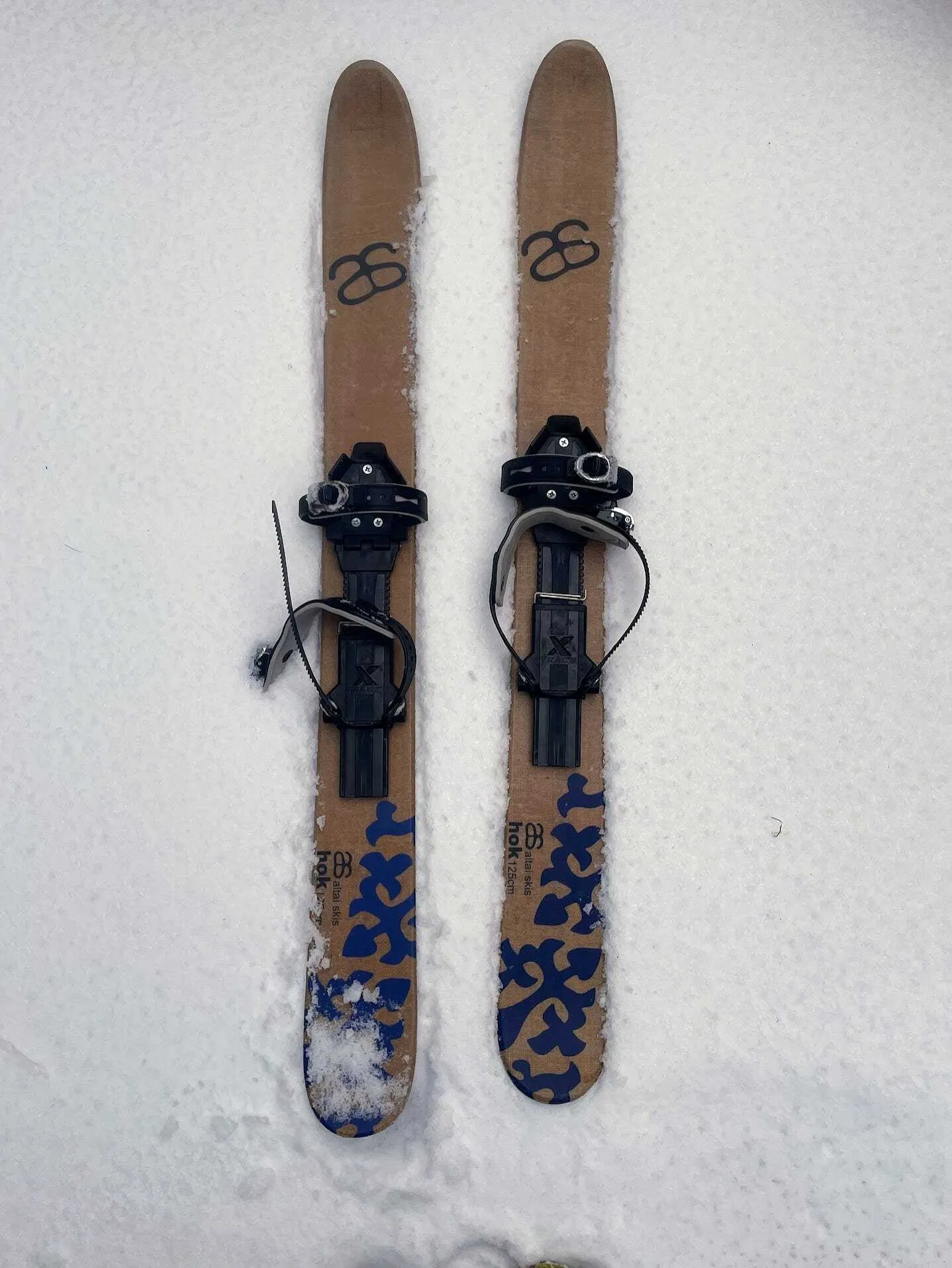 Altai Hok Skis with Universal Bindings 125 cm