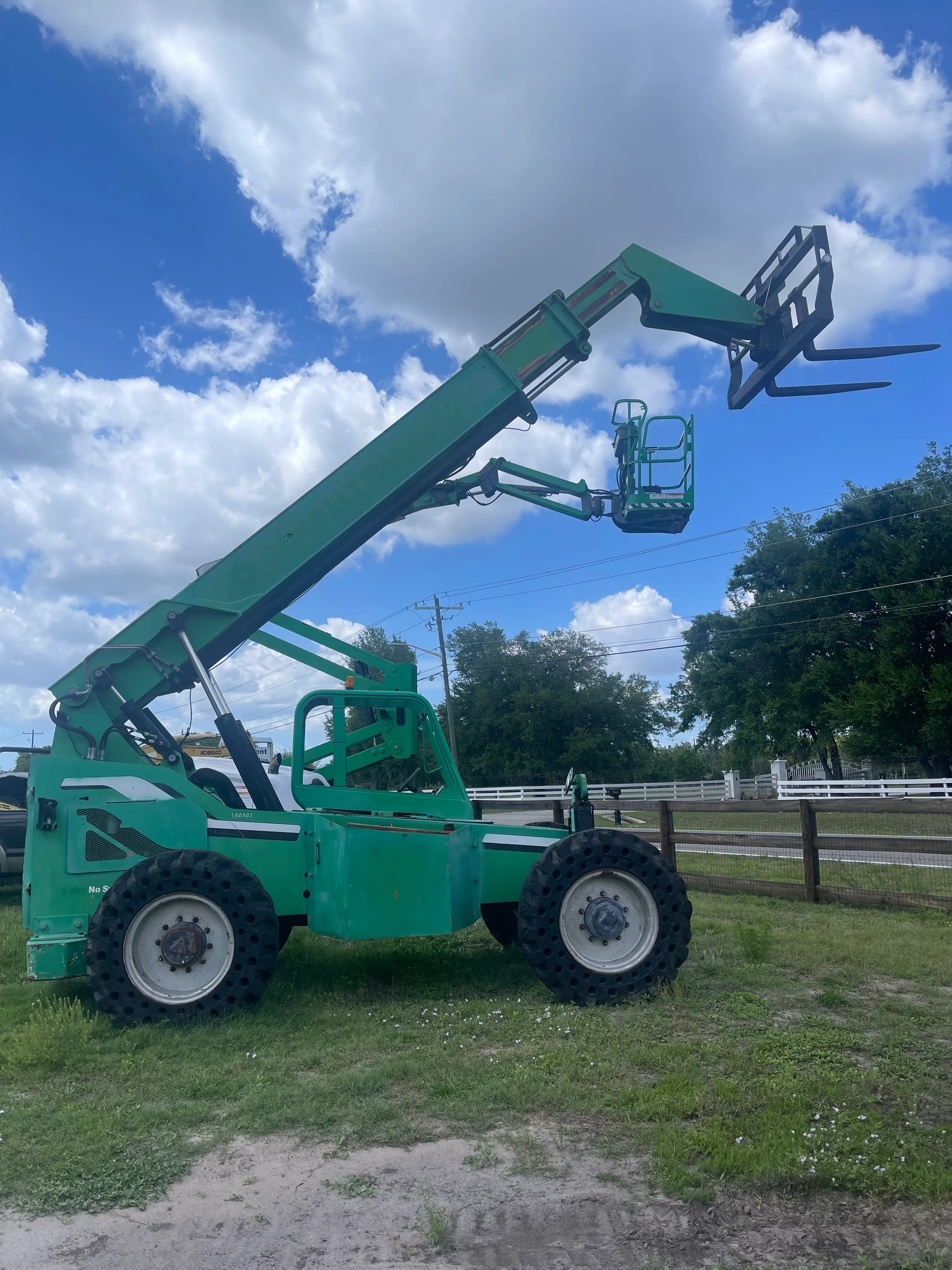 JLG Telehandler 6042 6000lbs.