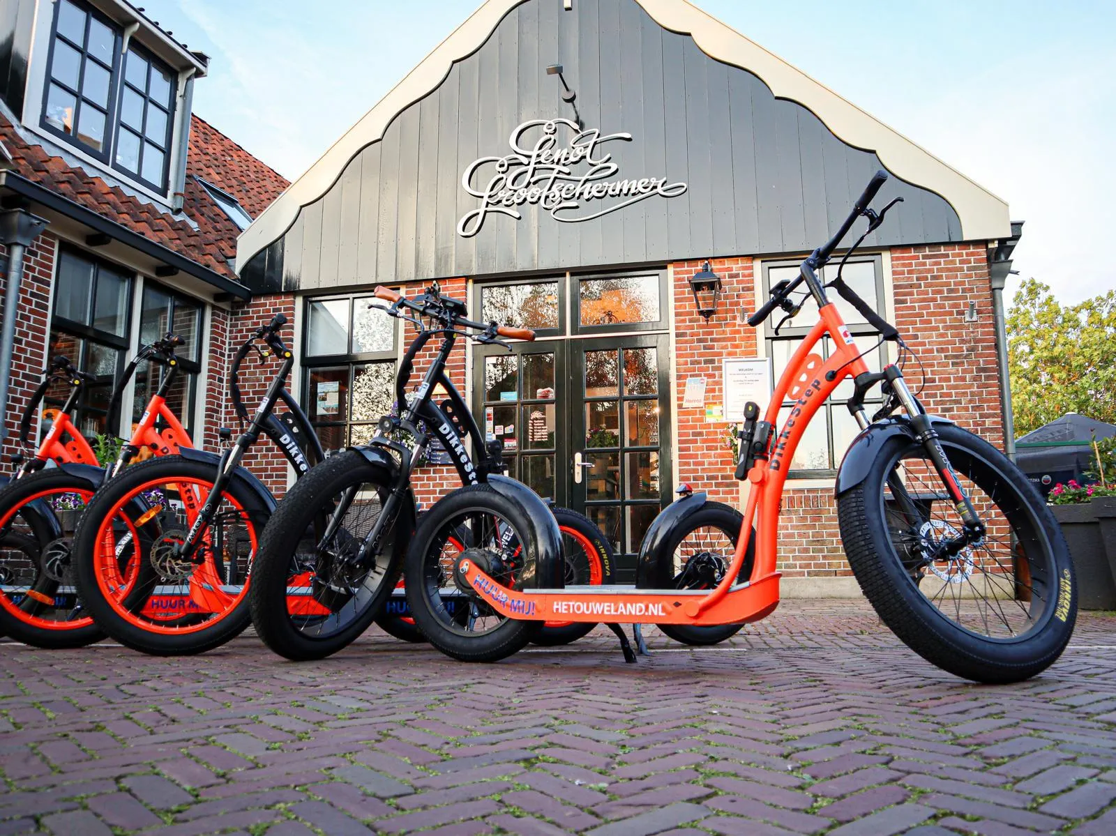 DikkeStep (€40/3uur | +€10 voor elk opvolgend uur)