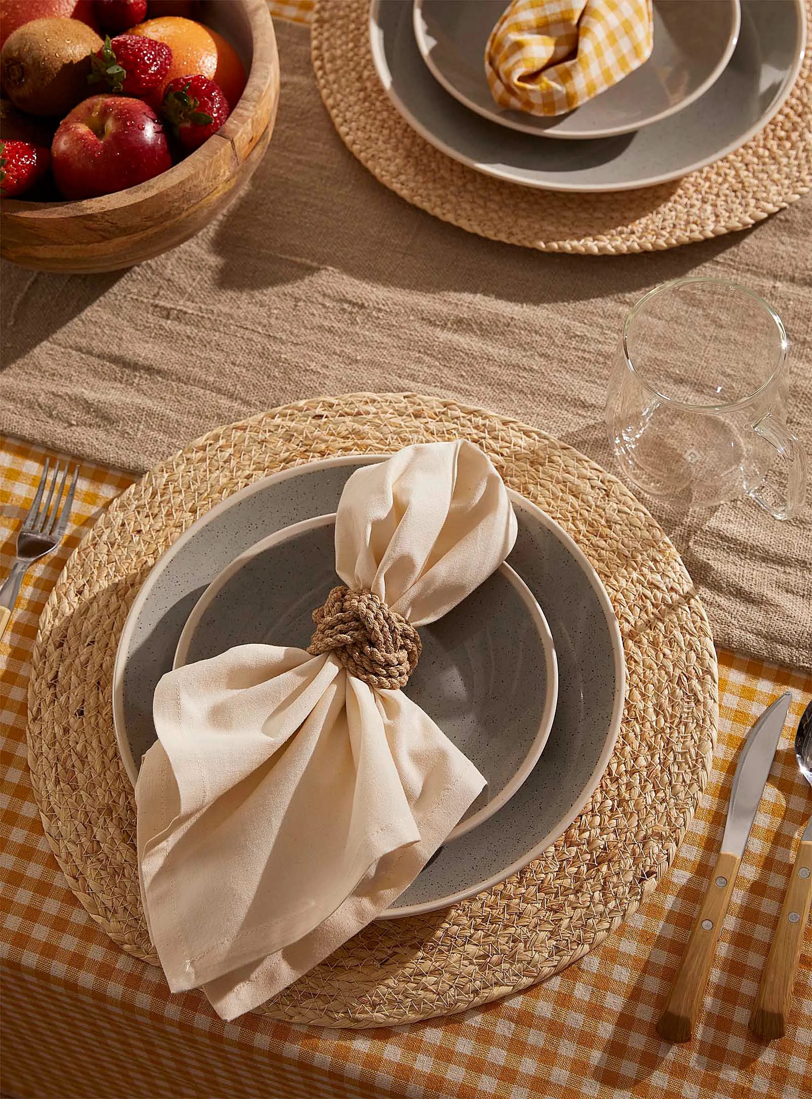 Woven Round Placemats Chargers - (Set of 5) (15")