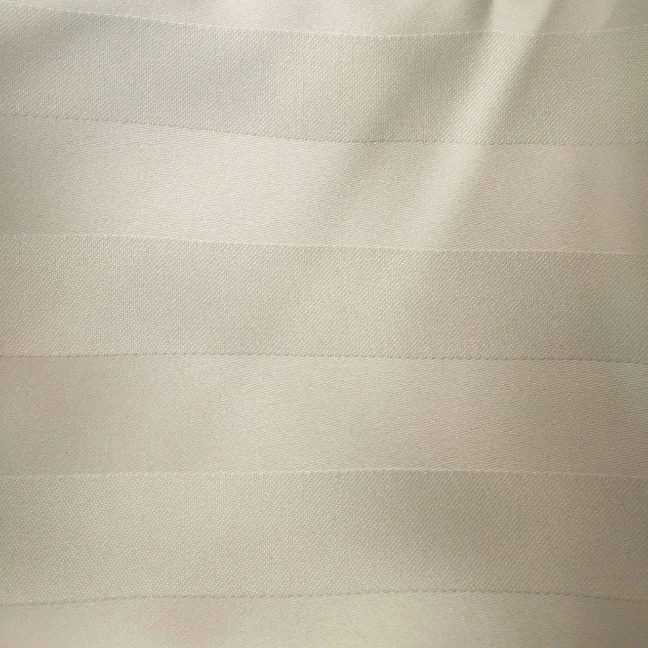 LN30S Ivory :: Satin Stripe