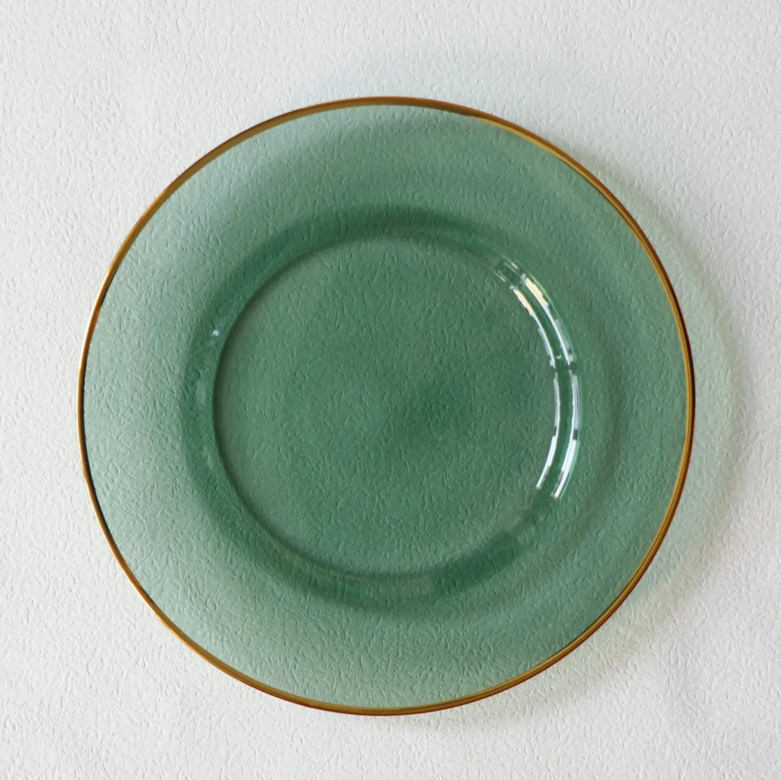 CHRG35 :: Platinum Green with Gold Rim Glass Charger 13"