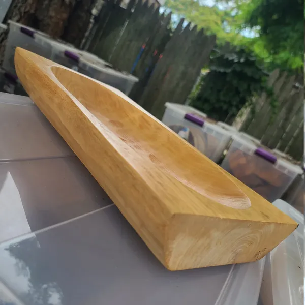 WD36 :: Natural Carved Wooden Basin 17" x 9"
