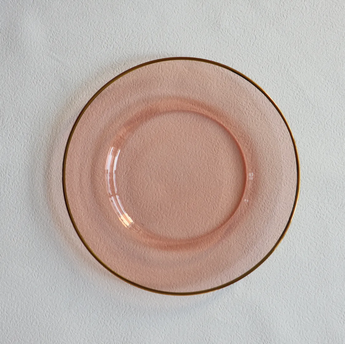 CHRG37 :: Platinum Coral Glass Charger with Gold Rim