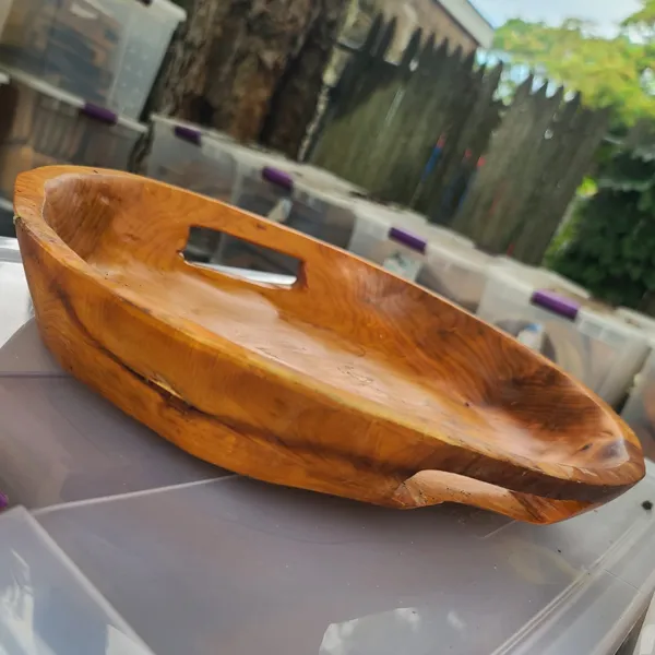WD50 :: Round Organic Wooden Platter Hollowed Handles 15"