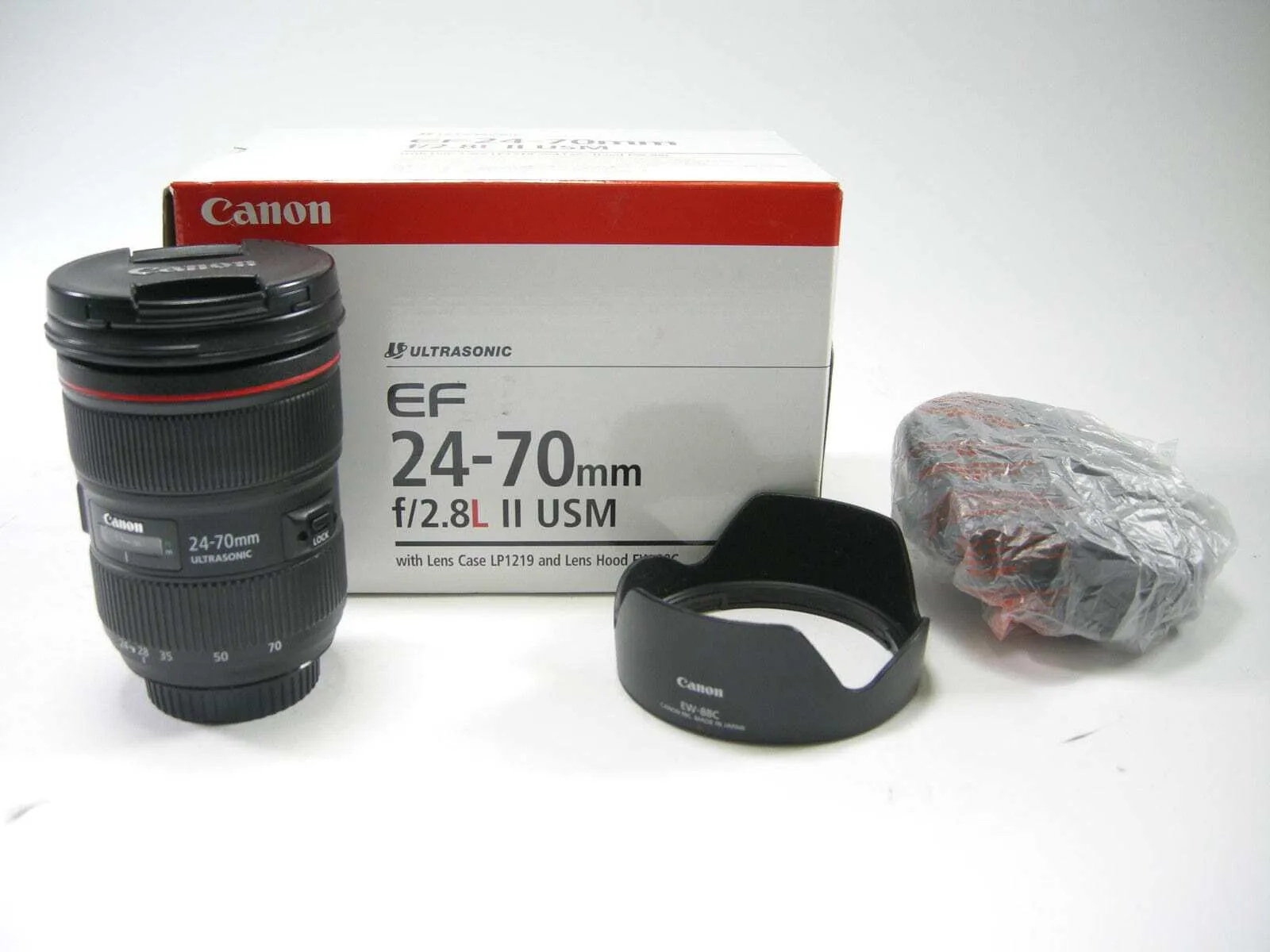 Canon 24-70mm EF f2.8L USM Lens (with lens hood)