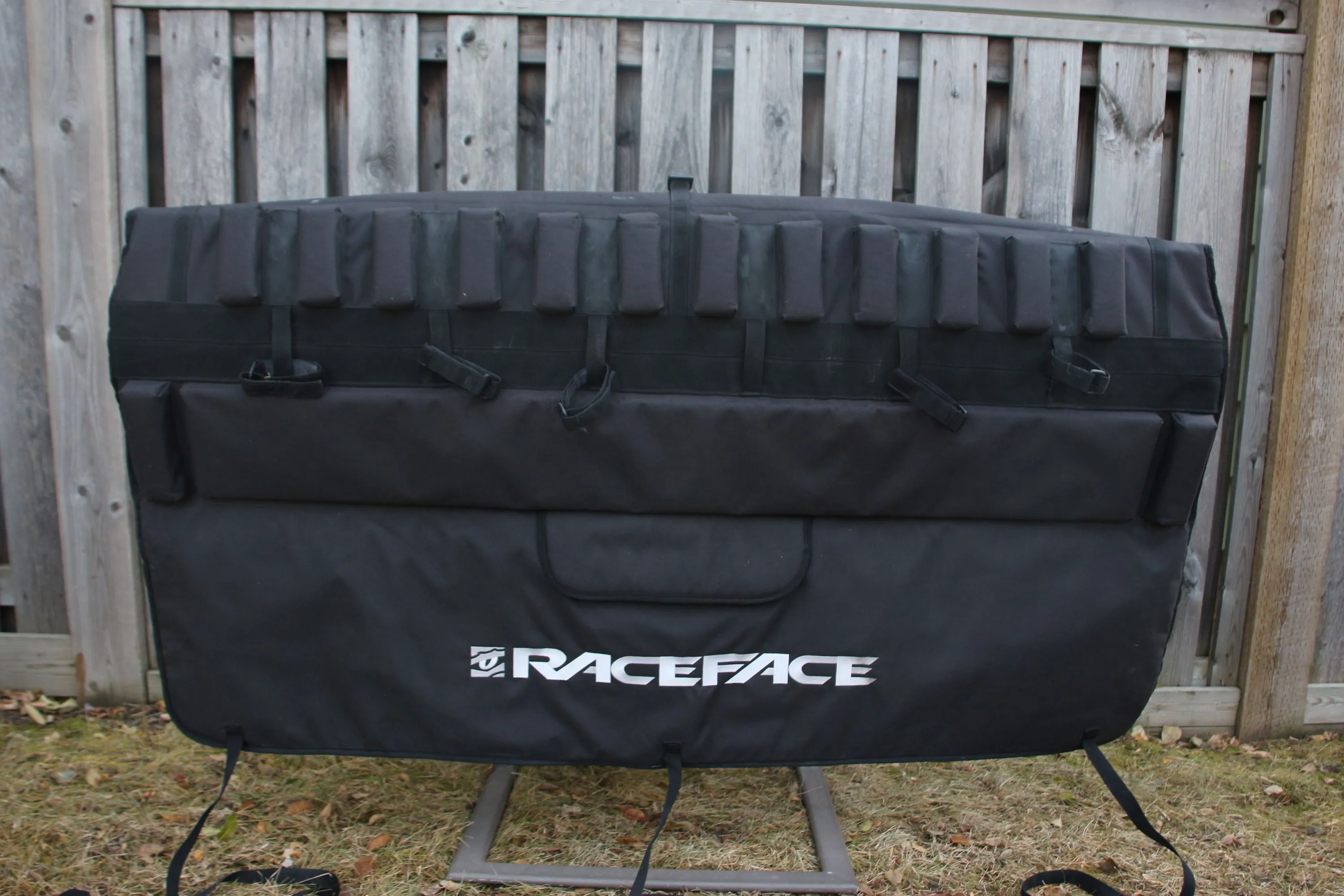RaceFace Tailgate pad (Full size/Large)