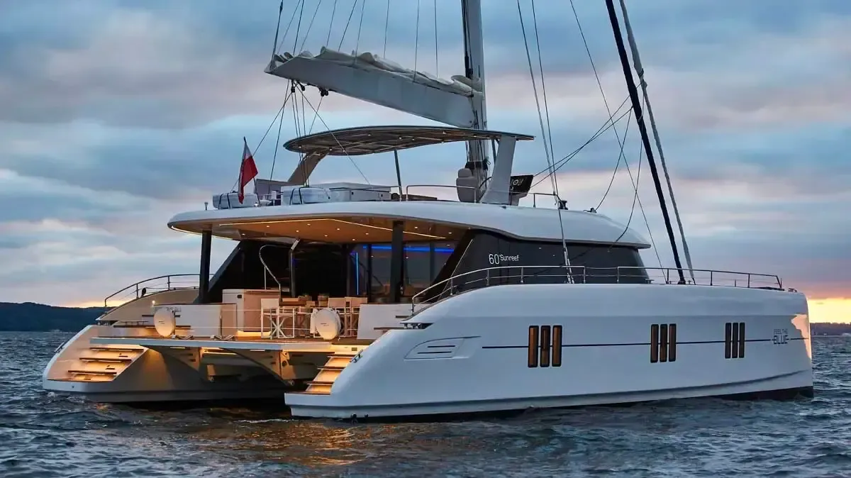 SUNREEF 60 FT CATAMARAN - 10 PAX NIGHT SARDINIA