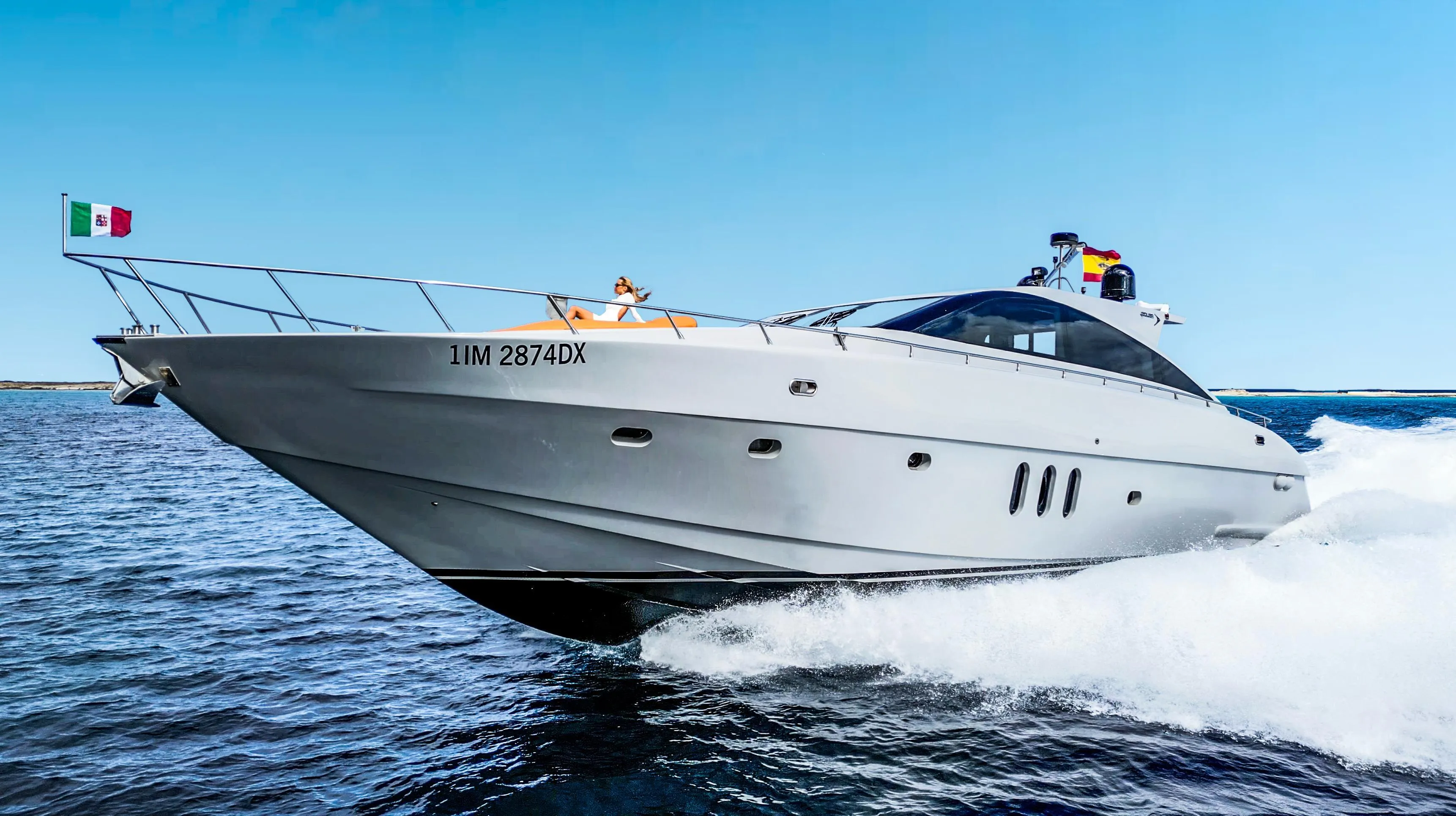 JAGUAR 72 FT YACHT - 12 PAX / 6 NIGHT