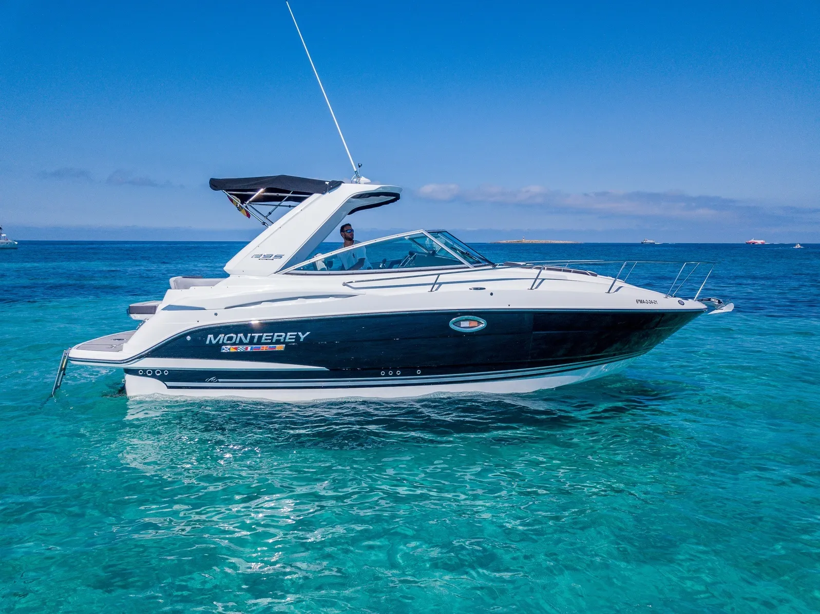 MONTERREY 295 MOTORBOAT - 7 PAX IBIZA