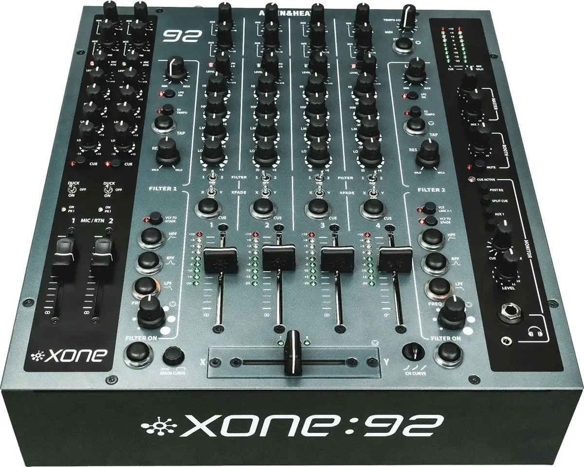 Allen & Heath XONE 92 DJ Mixer mieten Berlin. Legendärer analoger 4-Kanal Club-Mixer mit VCF-Filtern für Profi-DJs.