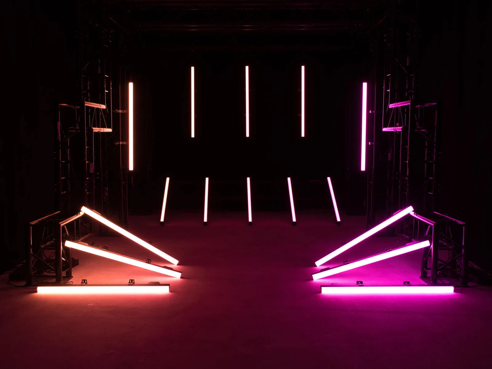 Eurolite LED PR-100/32 Pixel DMX Rail mieten Berlin. 1m RGB LED Leiste für Pixel-Mapping und Lichteffekte.