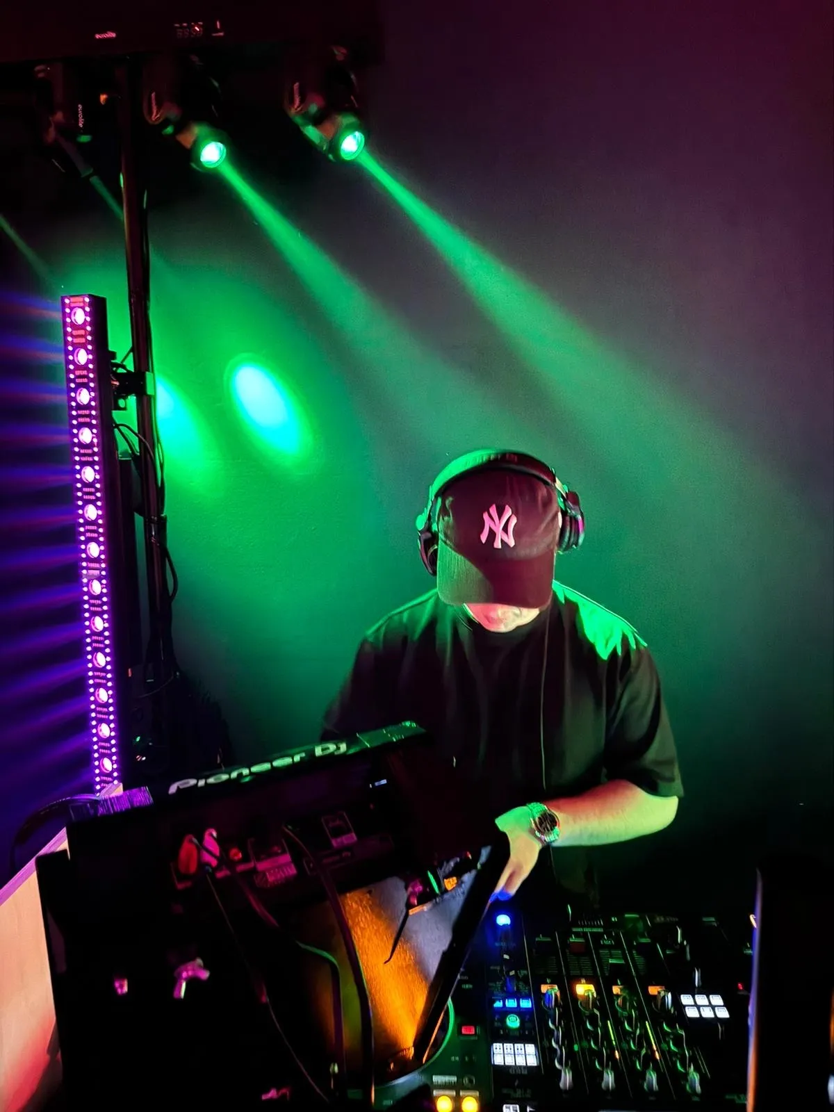 DJ buchen (Lounge, House, Dance, Techno, 80er, 90er, 2000er)