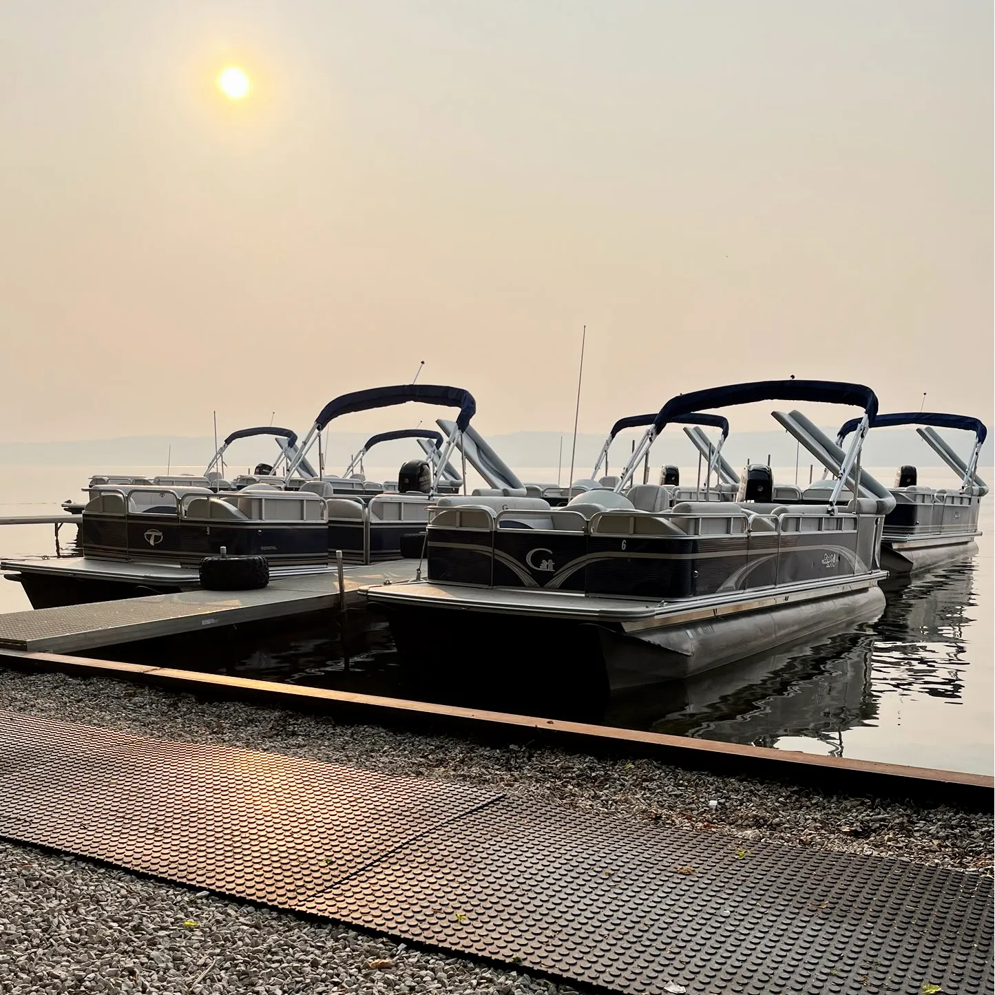 8-Passenger Pontoon Boat (4 1/2 or 5 hours)