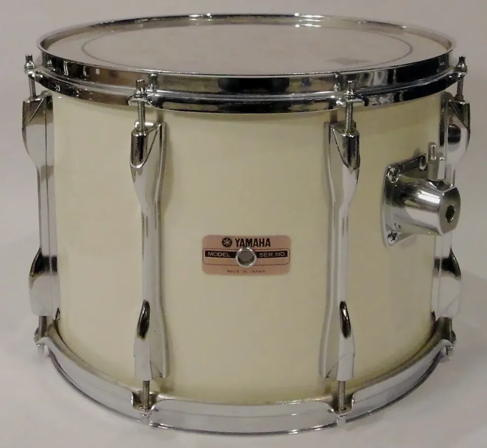 Yamaha Recording Custom White (24 piece kit)   [20,22,24x2,26 / 8,10x3,12x3,13x2,14x4,15,16x3,18x2]