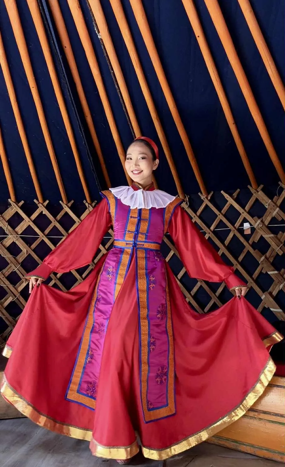 3-63 урт улаан дээл ягаан уужтай