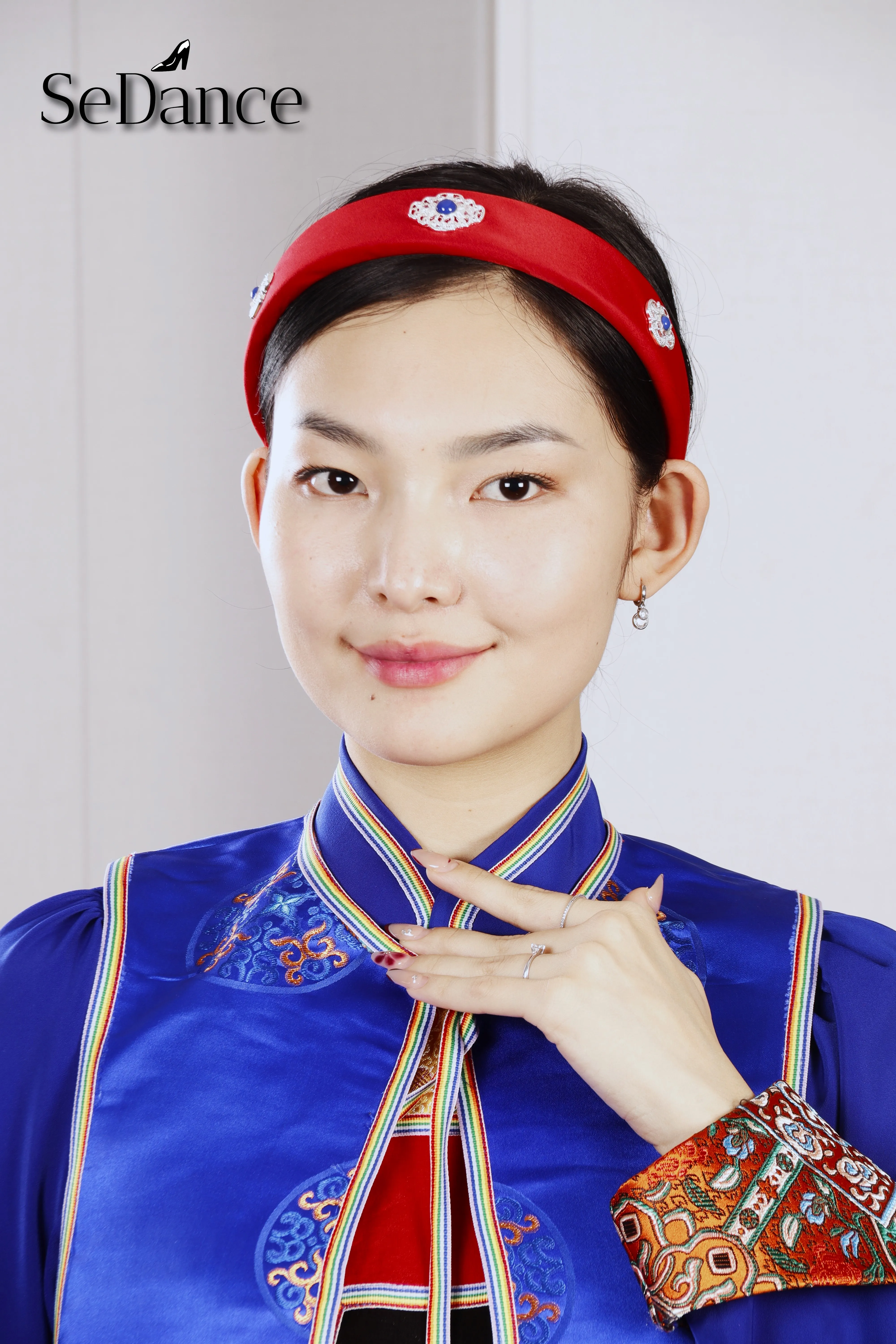 14-33 Толгойн гоёл улаан туузтай