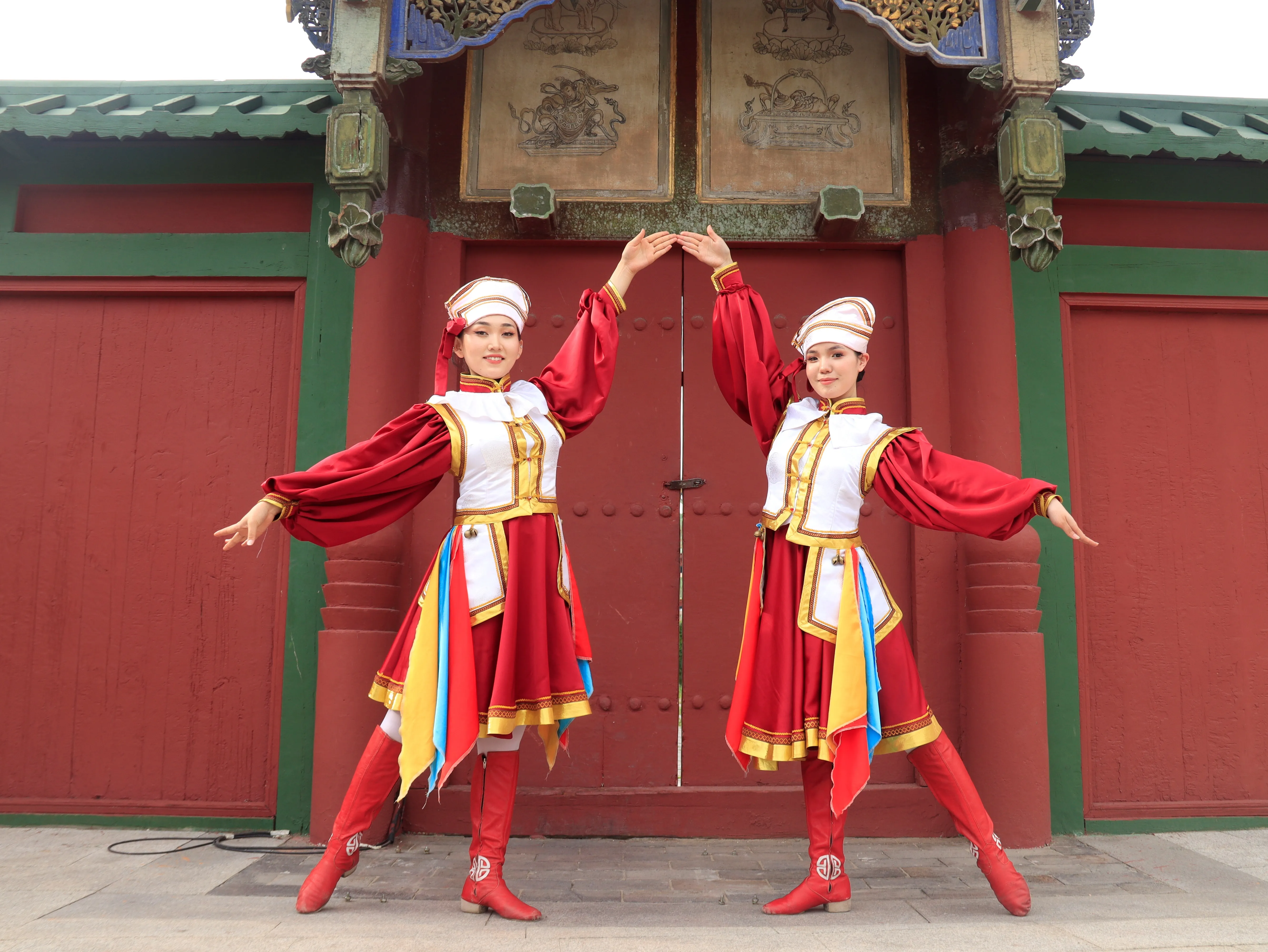 3-39 торгууд эмэгтэй