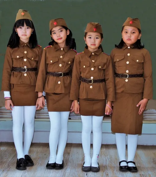 11-4  цэрэг хүүхэд