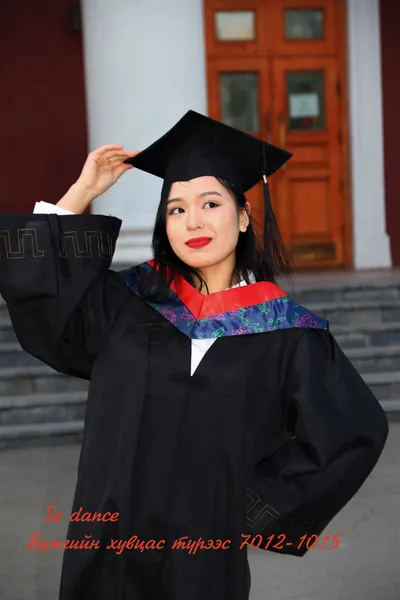 13-21 төгсөлтйн хувцас хар, улаан цэнхэр ороолттой