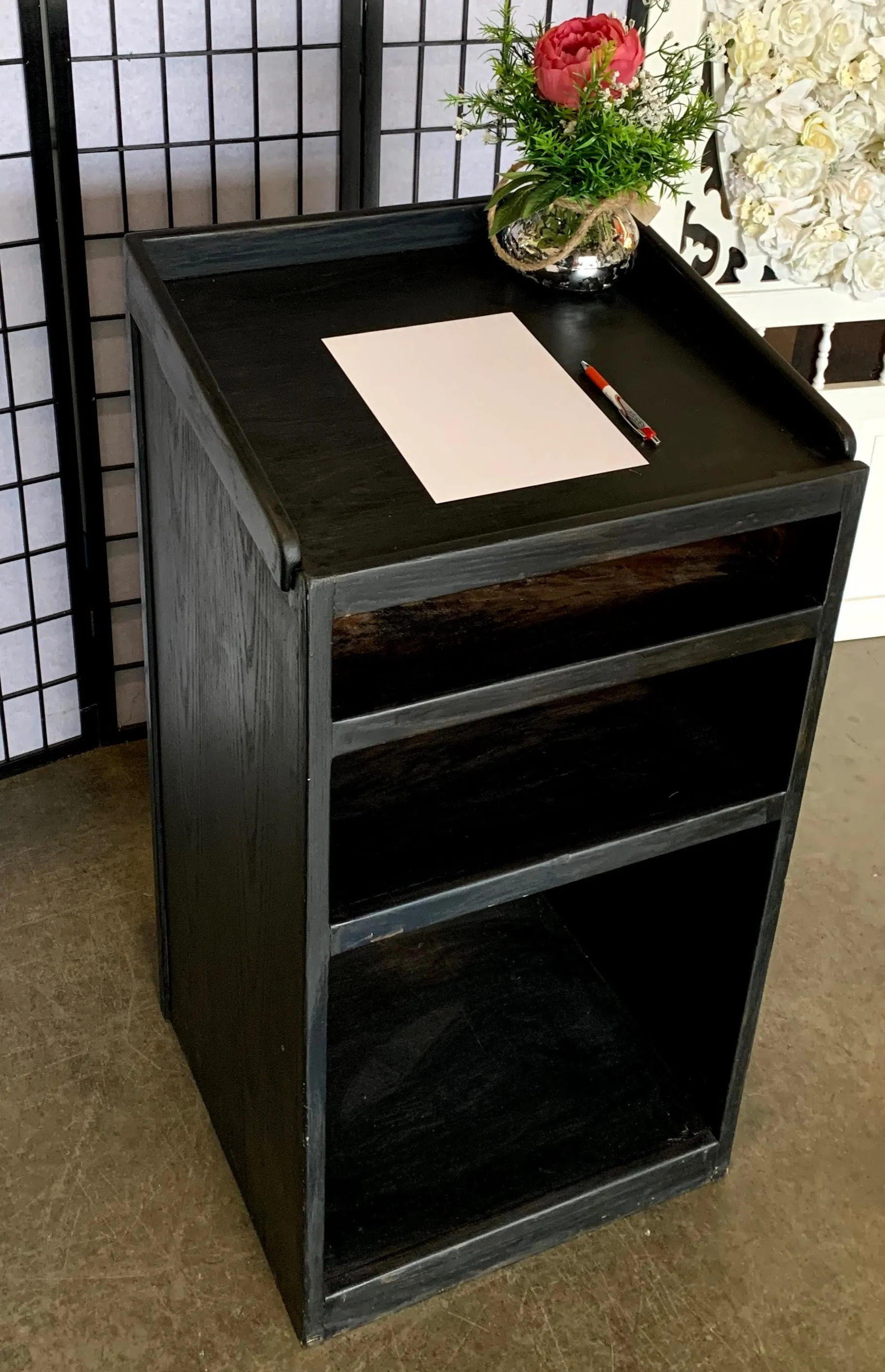 Podium black