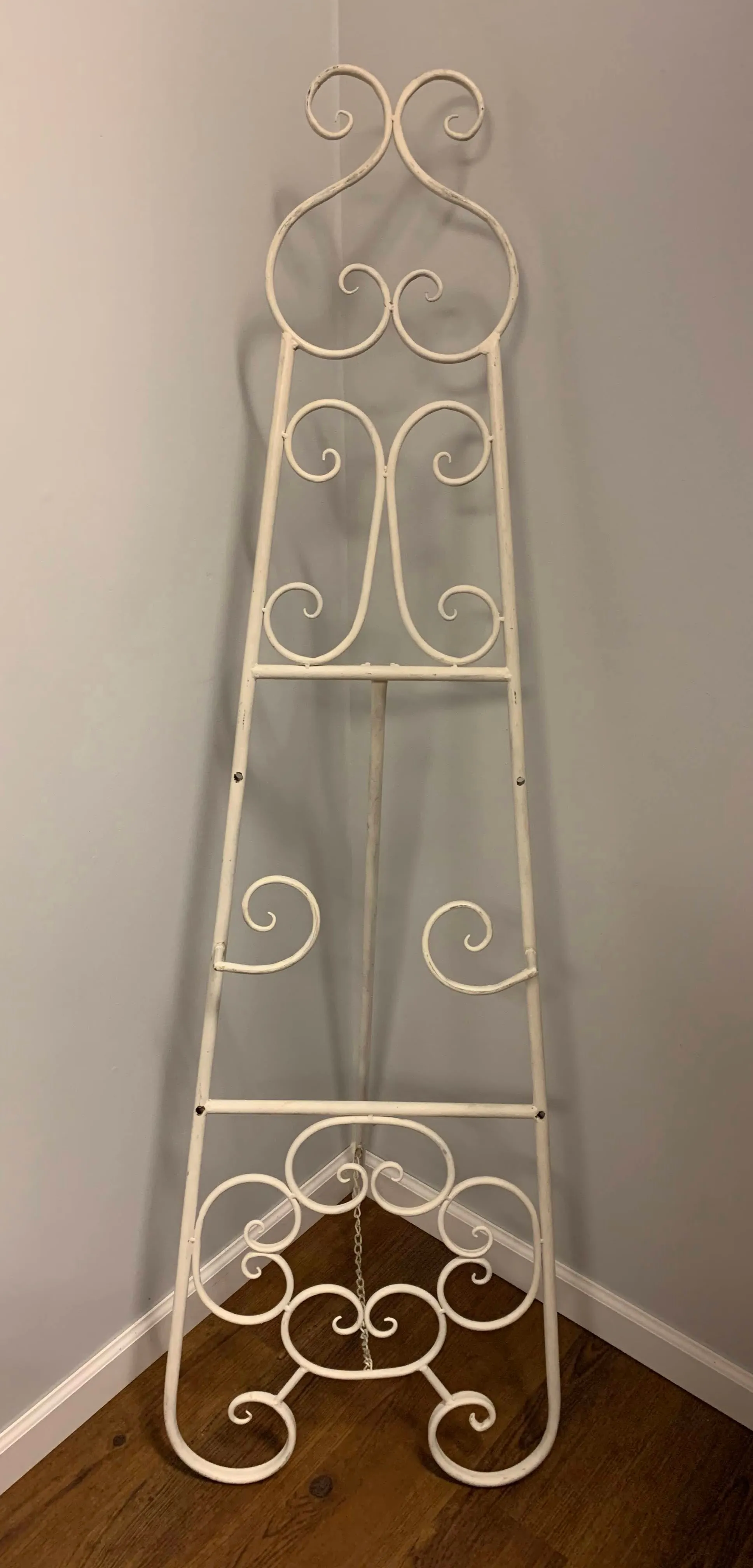 Vintage White Large Easel