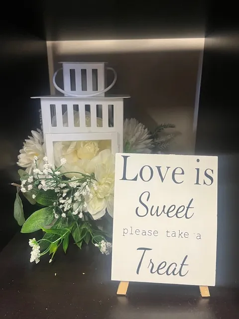 Sign Easel Love is Sweet - Small