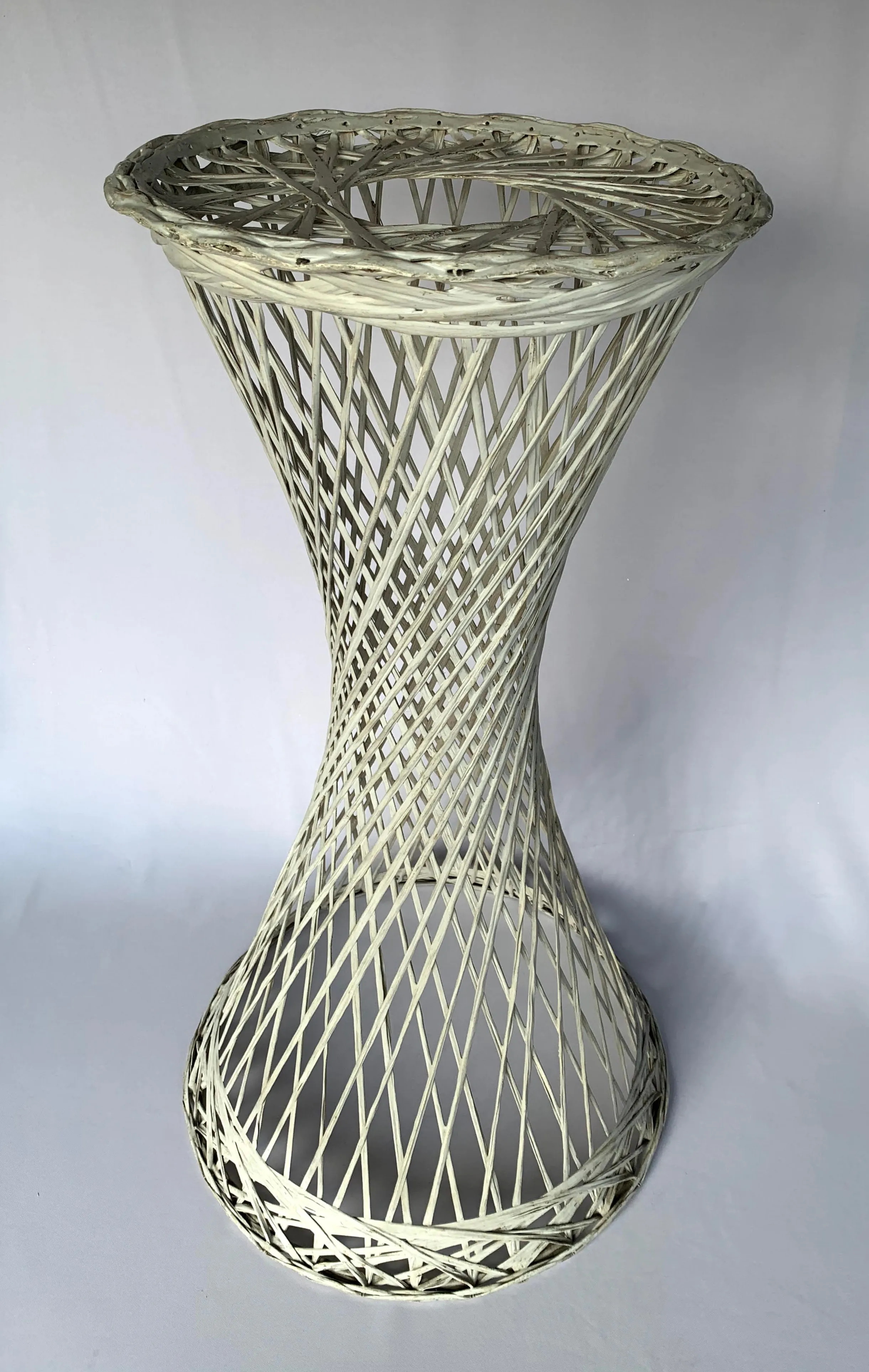 Wicker Pillar White