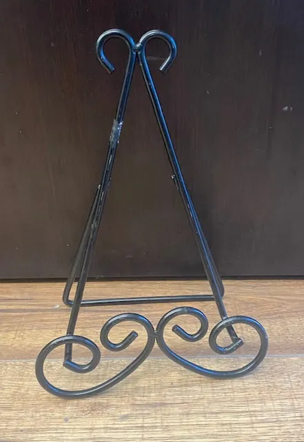 Black Metal Tabletop Easel