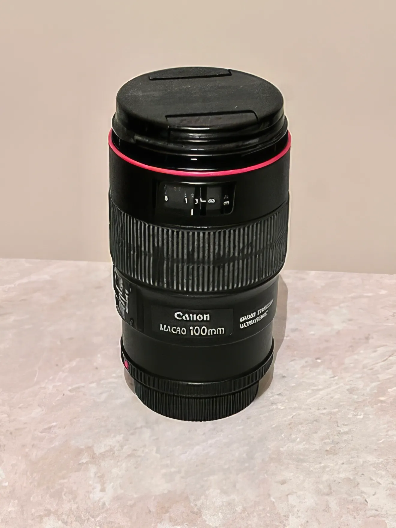 Canon EF 100mm f/2.8L Macro IS USM Lens