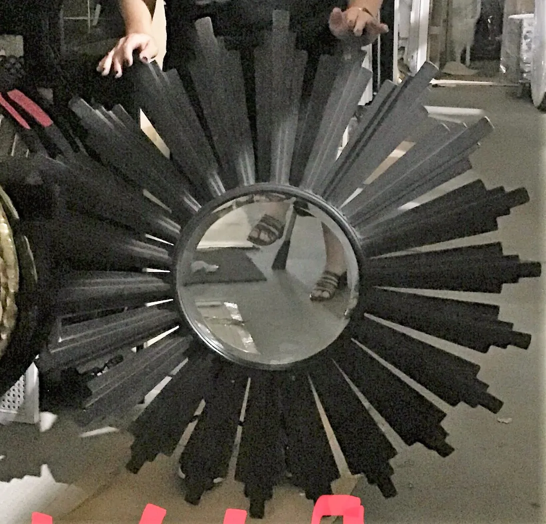 MIR 4469 - Mirror - Circular with Black Metal Sunrays Frame